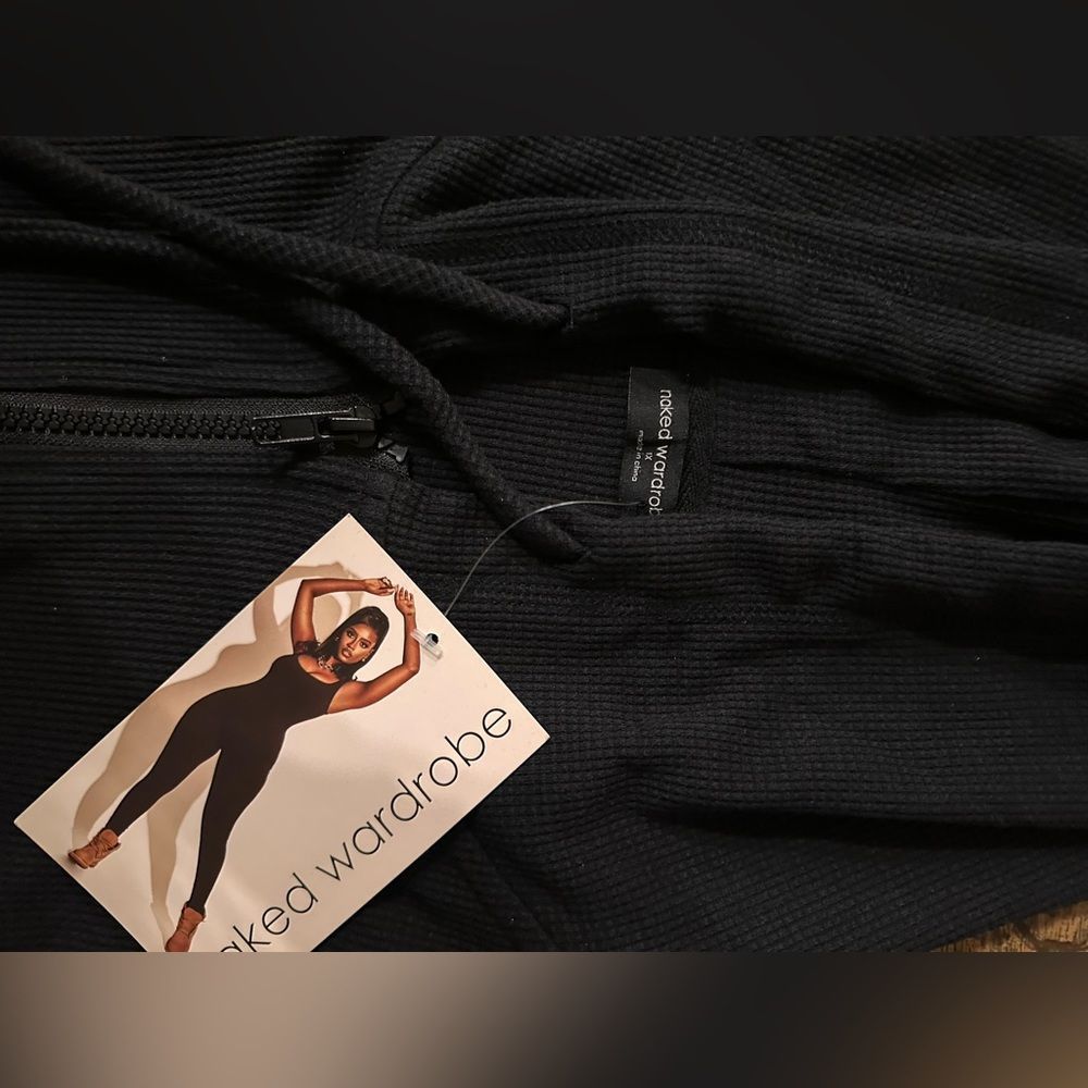 Naked wardrobe size 1X long sleeve crop black -no longer has tags! - Picture 2 of 4